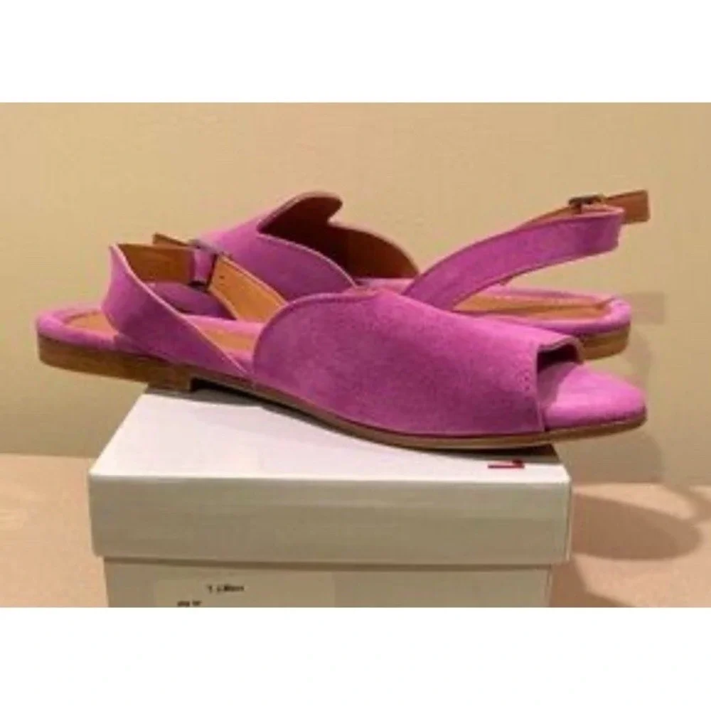 NWOT Les Italiennes suede flat sandals size 40/9.5/10